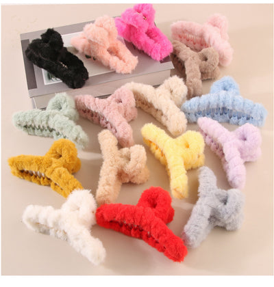 Women's Simple Style Solid Color Plush Handmade Hair Claws