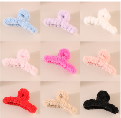 Women's Simple Style Solid Color Plush Handmade Hair Claws