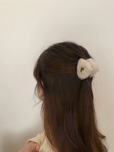 Internet celebrity Triangle Plush hairpin back head updo hair clip female grip high-grade furry shark clip head