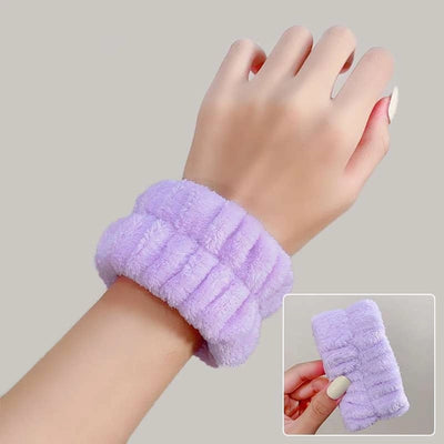 Women's Sweet Simple Style Pineapple Plush Hair Band Wristband