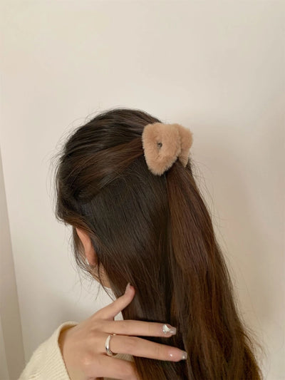 Internet celebrity Triangle Plush hairpin back head updo hair clip female grip high-grade furry shark clip head